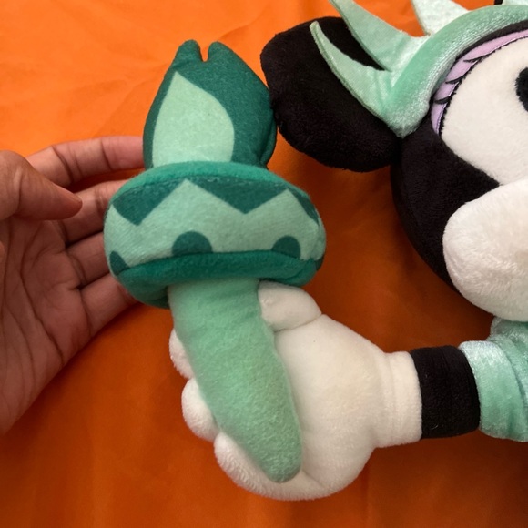 Minnie Mouse Statue Of Liberty Disney Store New York Plush 12” - Picture 8 of 8